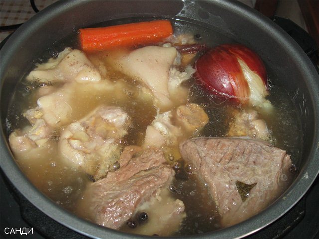 Jellied meat in the Comfort Fy-500 pressure cooker