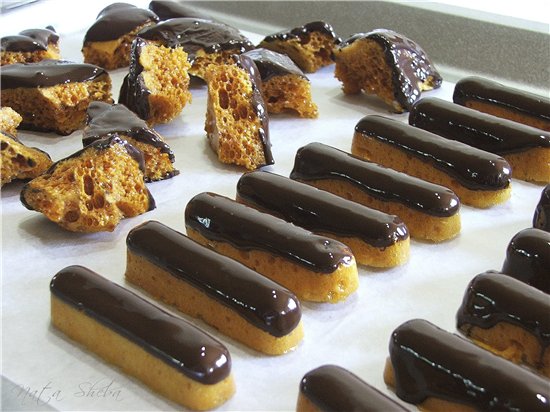 Cukierki „Porowaty karmel w czekoladzie” lub „Cukierki o strukturze plastra miodu”