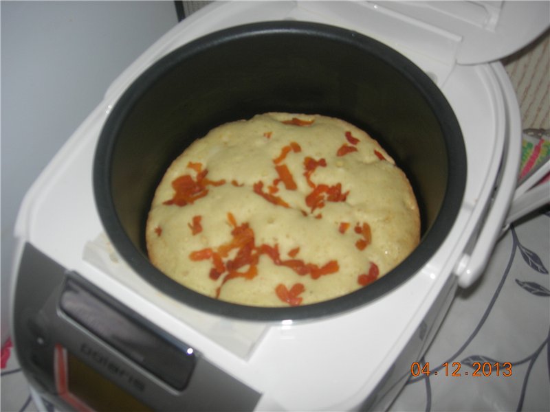 Torta con albicocche secche in un multicooker Polaris 0520
