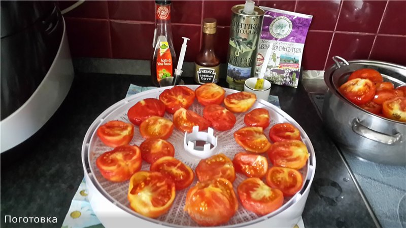 Zongedroogde tomaten, zoetzuur met sojasaus
