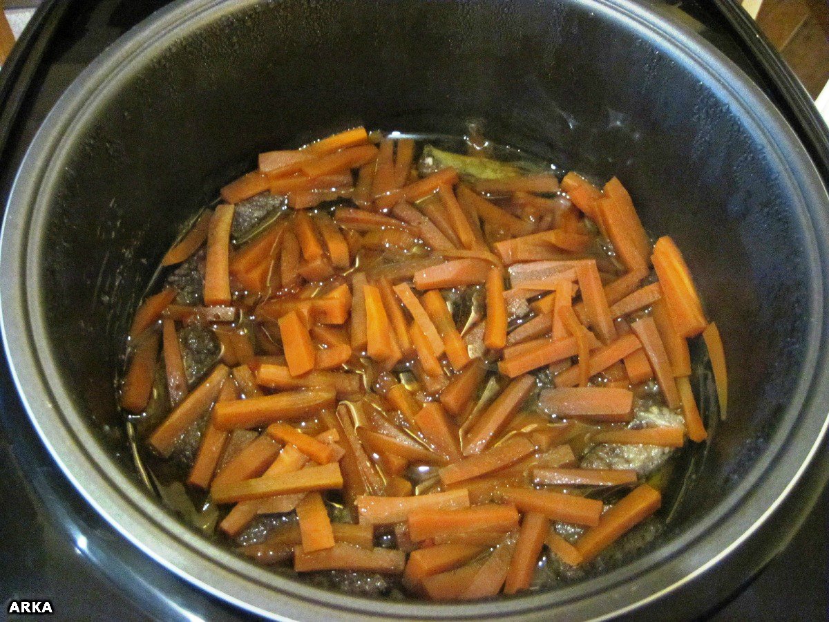 Spicy stewed brisket (multicooker Redmond RMC M4502)
