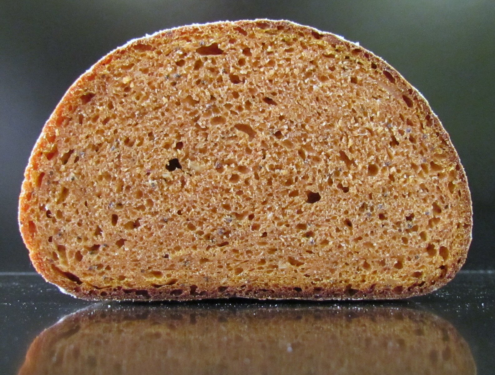 Zuurdesem pompoenbrood in de oven