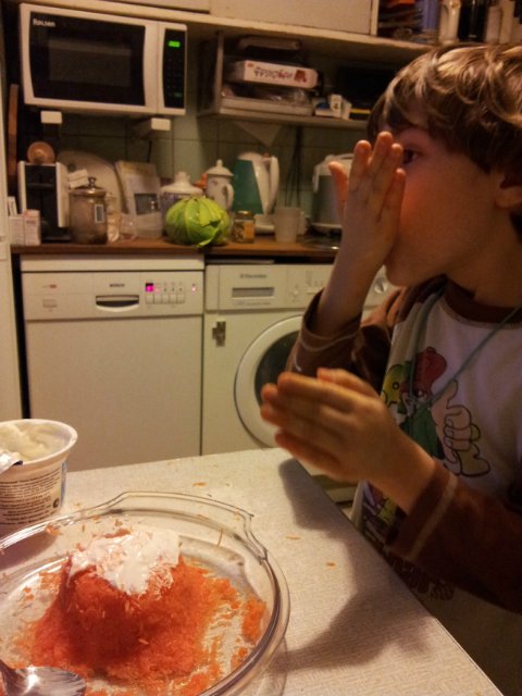 Geraspte wortelen met suiker en zure room! Masterclass van Arseny voor mijn geliefde!