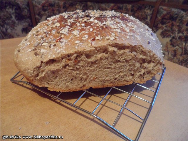 Wheat-rye bread in a slow cooker