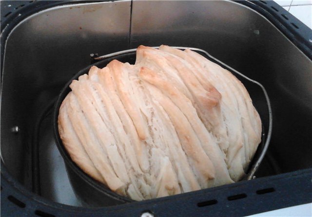 Italiaans brood Pane al latte Fisarmonica in de oven