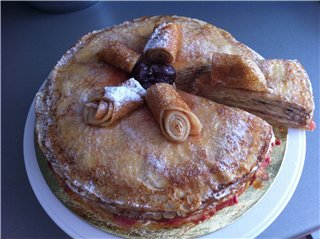 Pancake cake with strawberries