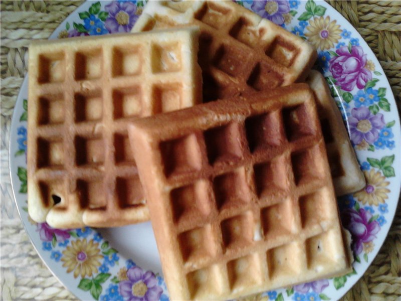 Loose waffles with condensed milk