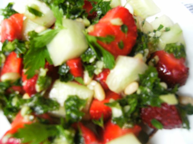 Strawberry salad with cilantro pesto sauce
