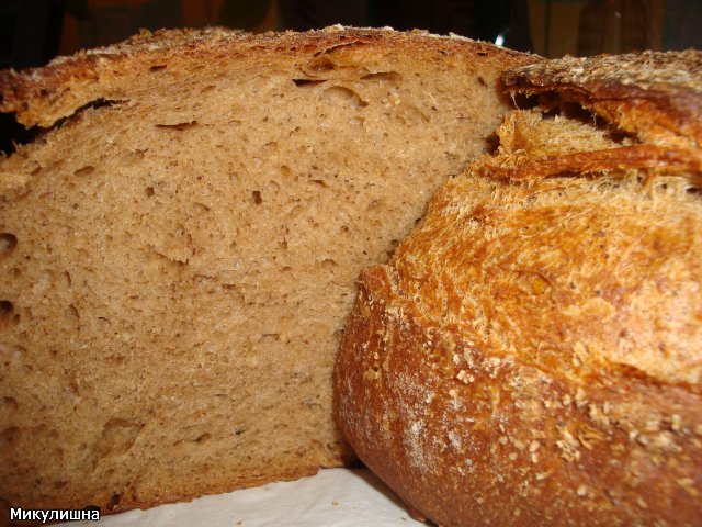 לחם חיטה על צמח שיפון קוואס ובצק בשל