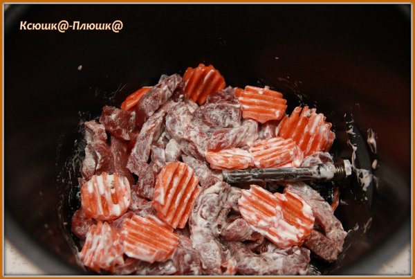 Wołowina azu z marchewką i suszonymi śliwkami (wędzarnia marki 6060)