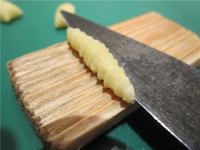 Rolling pins and scrapers for dough