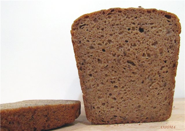 לחם שיפון ליטאי עם זרעי קימל (תנור)