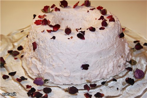Szyfonowe ciasto różane