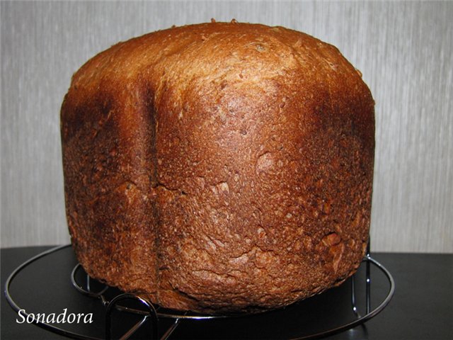 Chleb pełnoziarnisty z Orzechami Włoskimi (wypiekacz do chleba)
