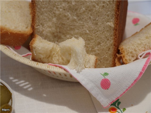 مولينكس. الاختلافات في الموضوع: الوصفة الأساسية للخبز الأبيض لآلة خبز مولينكس