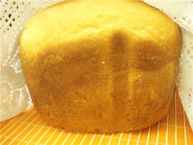 Bułka Cherkizovskaya zgodnie z GOST w maszynie do chleba