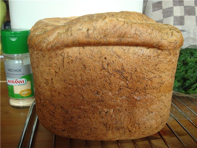 Tarwe-roggebrood Zomer in een broodbakmachine