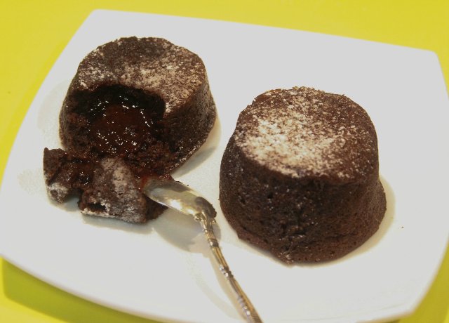 Fondat (forró csokoládé torta folyékony töltelékkel)