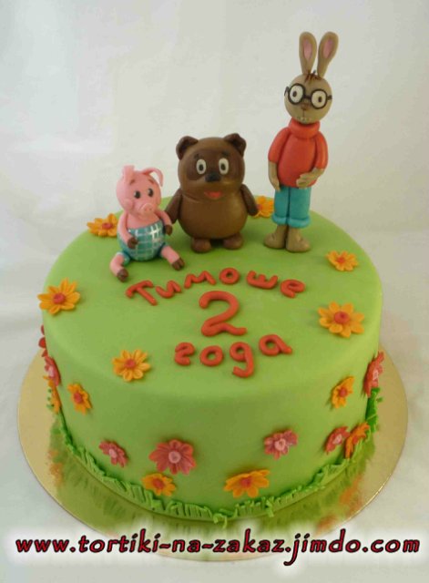 Cakes based on the cartoon Winnie the Pooh and everything, everything, everything