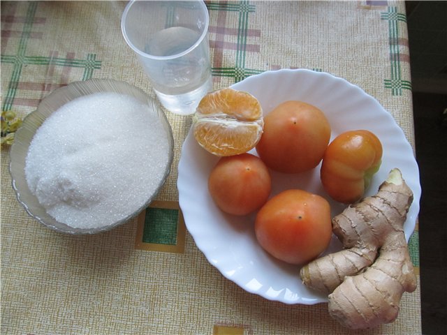جيلي-جيلي غير عادي من الطماطم غير الناضجة مع البرتقال والزنجبيل من كارتون ماشا والدب (في آلة الخبز)