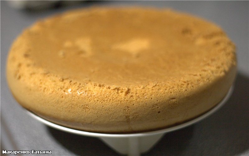 Regular sponge cake in oursson multicooker