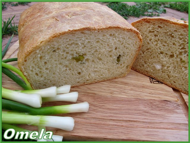 Wheat-corn bread with green onions (in the oven)