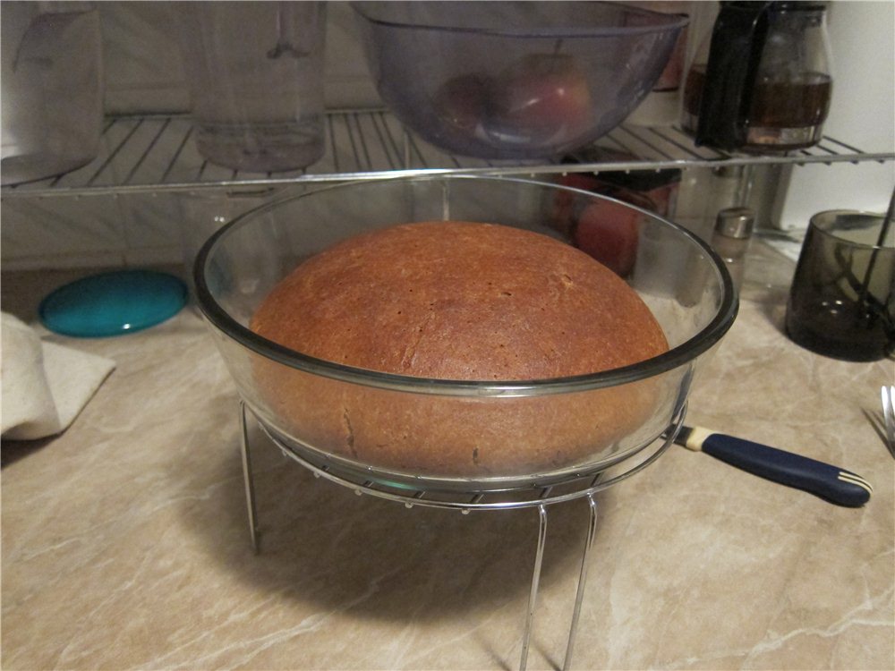 לחם שיפון 100% עם מחמצת שיפון-קפיר בתנור