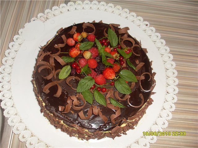 עוגות מעוטרות שוקולד