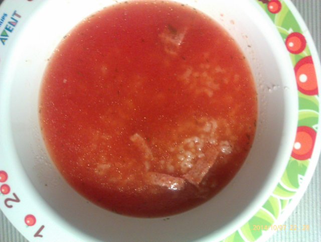 Sopa de tomate con arroz según una antigua receta alemana en Tristar BL 4433