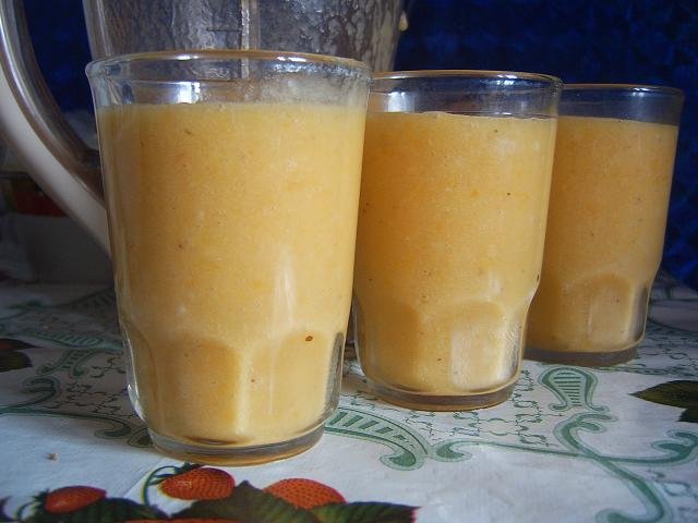 Smoothie with dried apricots