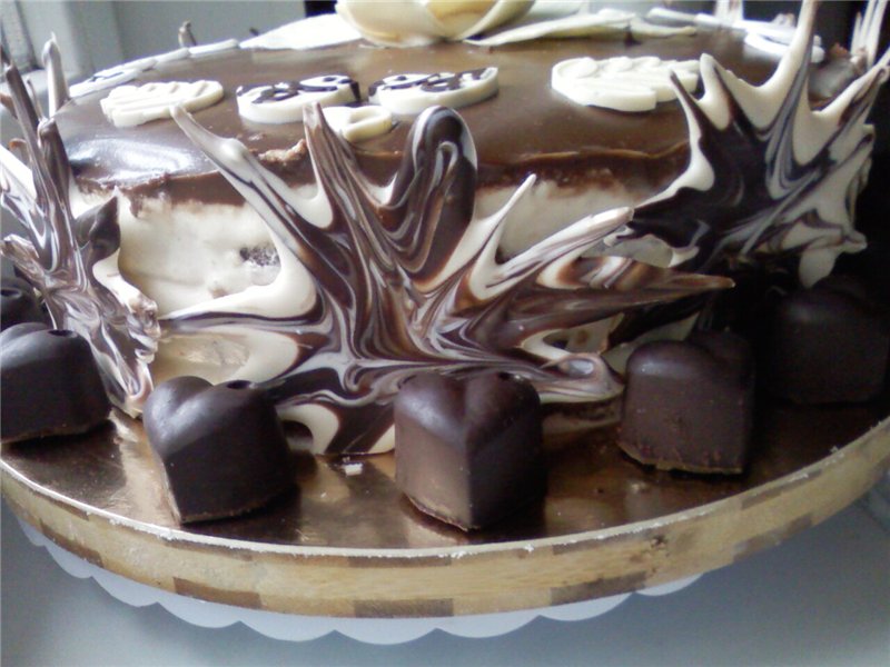 עוגות מעוטרות שוקולד