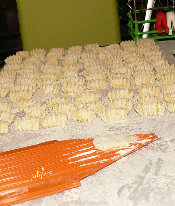 Gnocchi de cebolla frita en Jamie Oliver HomeCooker - Philips