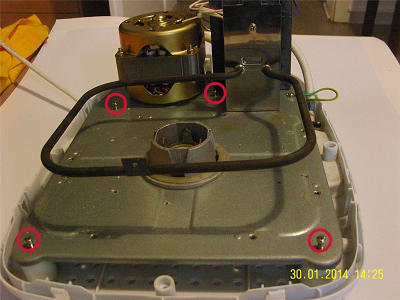 Replacing the timing belt in the "Clatronic BBA 2605" bread maker