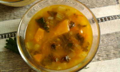 Zuppa di purea di zucca con acetosa
