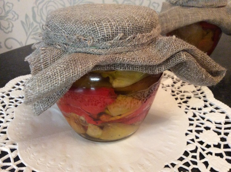 Pimiento dulce secado al horno en aceite aromático