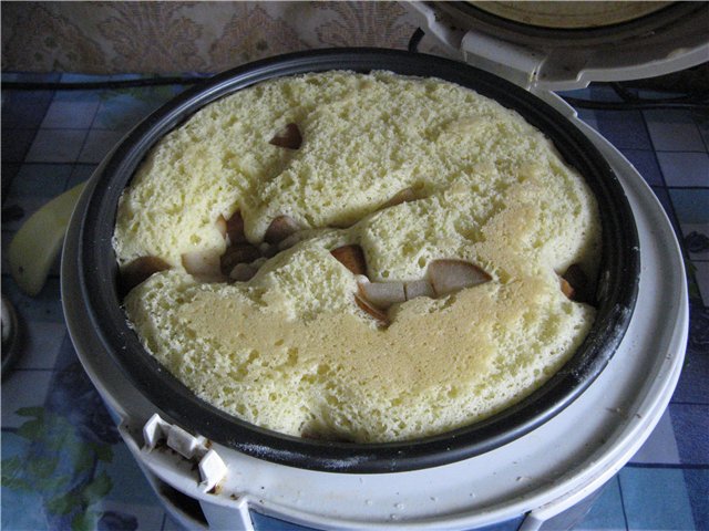 Sponge cake with pears in a Panasonic multicooker