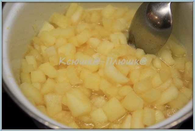 Chaussons francesi (Chausson aux pommes) o pantofole con mele