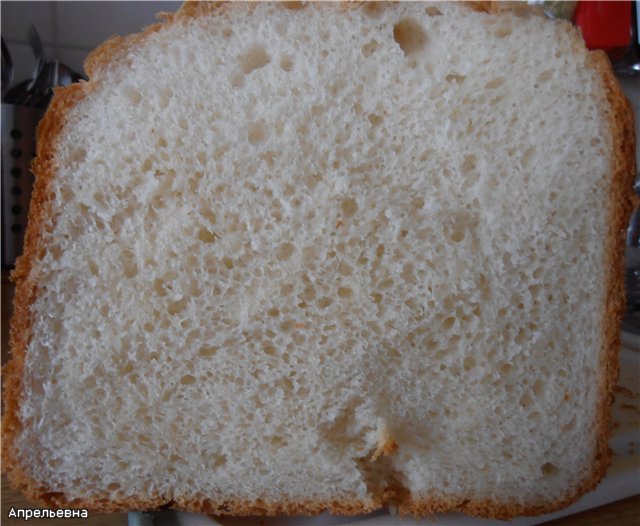 Bardzo miękki biały chleb (wypiekacz do chleba)