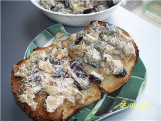 Eggplant mushrooms in sour cream