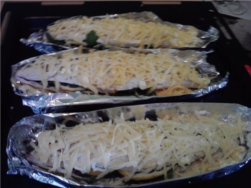 Baked mullet with cheese and herbs
