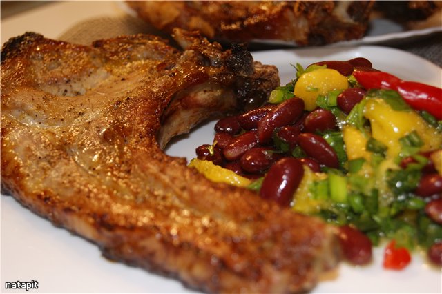 Grilled glazed pork chops with Mexican-style salsa