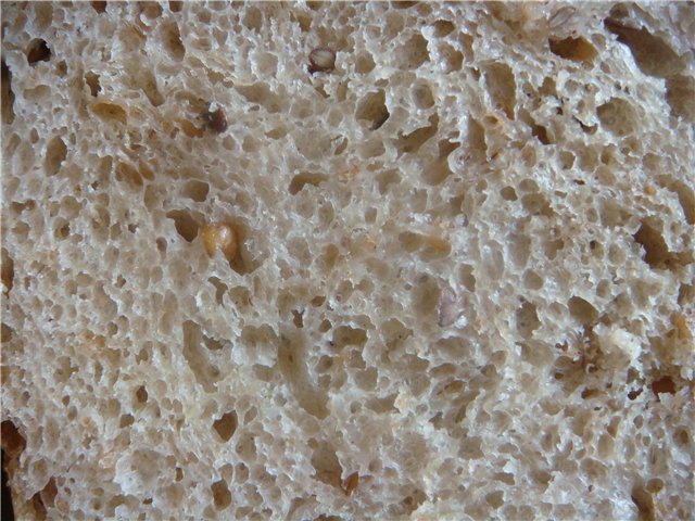 خبز العجين المخمر مع حبوب القمح المشتتة (في الفرن)