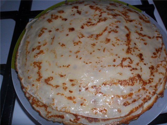 Semi-kefir semi-sweet pancakes
