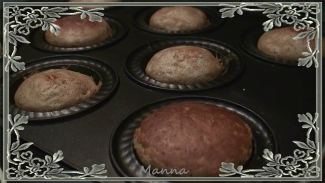Banana-oat rye muffins