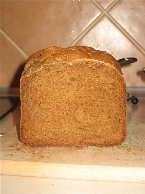 خبز القمح الجاودار مع دقيق الحبوب الكاملة فلاح