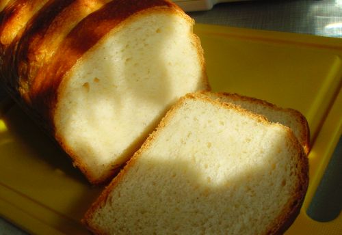 לחם חיטה עם סולת במחמצת בתנור