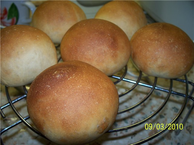 Oktyabrenok bun (according to GOST)