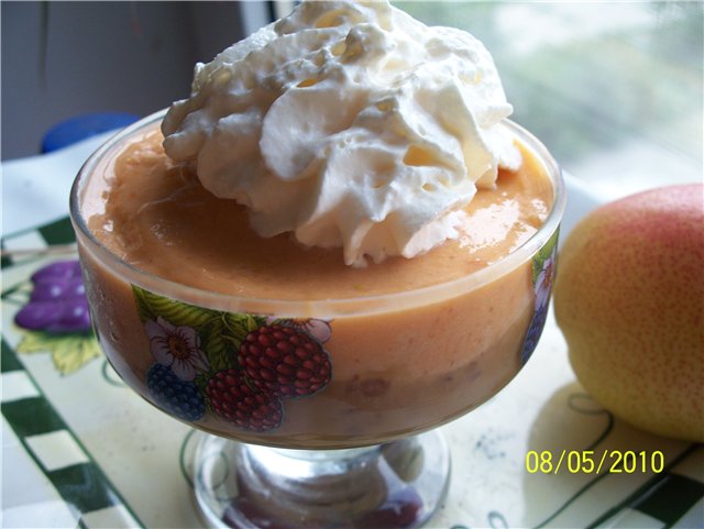 Dessert apricot-caramel