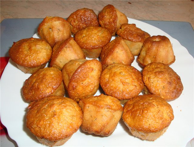 Apple-oat muffins