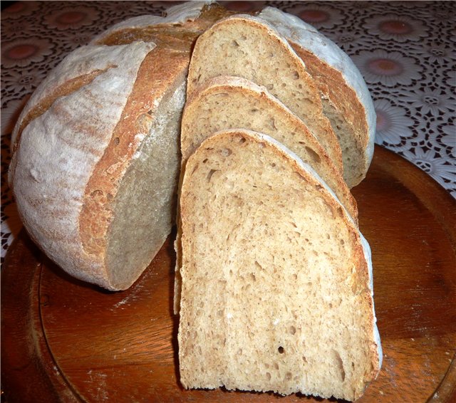 Teljes kiőrlésű kenyér kovászral (sütőben)
